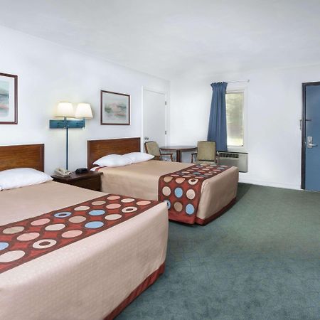 Super 8 By Wyndham Taylorville Il Εξωτερικό φωτογραφία