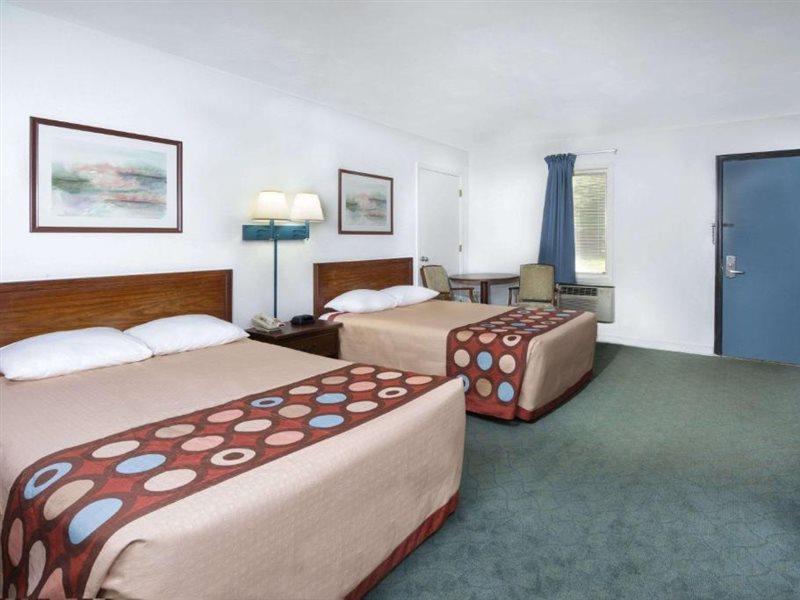 Super 8 By Wyndham Taylorville Il Εξωτερικό φωτογραφία