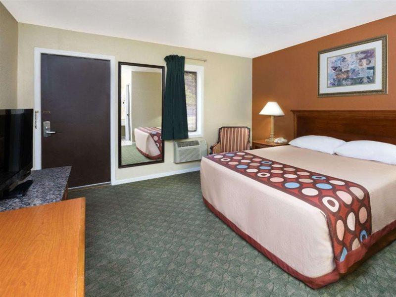 Super 8 By Wyndham Taylorville Il Εξωτερικό φωτογραφία