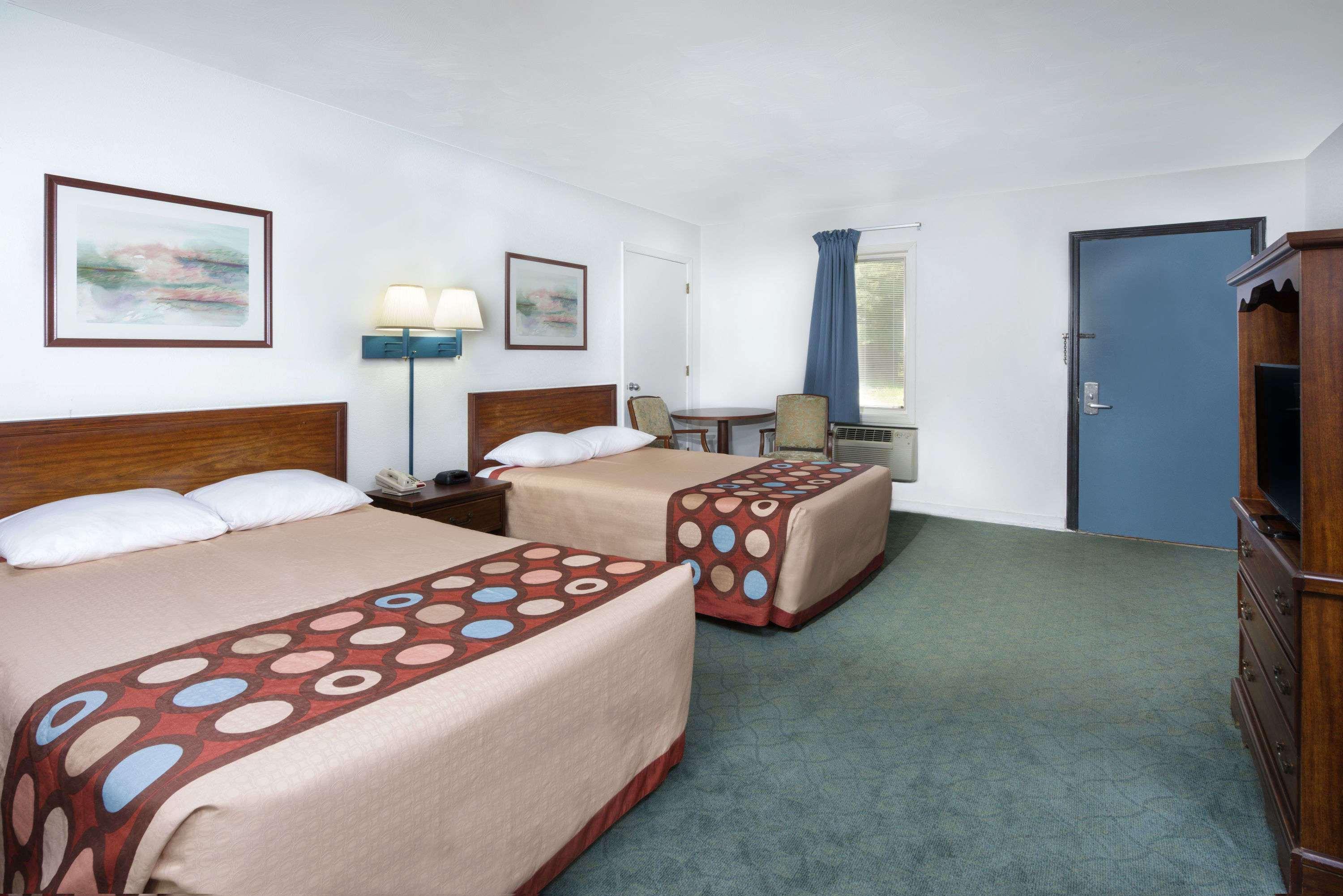 Super 8 By Wyndham Taylorville Il Εξωτερικό φωτογραφία