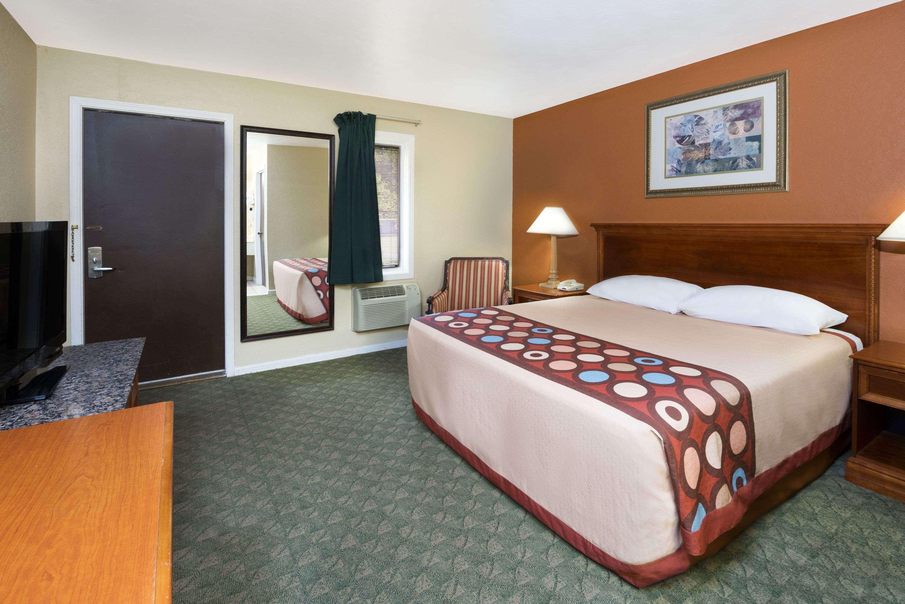 Super 8 By Wyndham Taylorville Il Εξωτερικό φωτογραφία